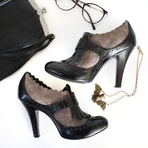 Ash suede and patent leather heeled booties